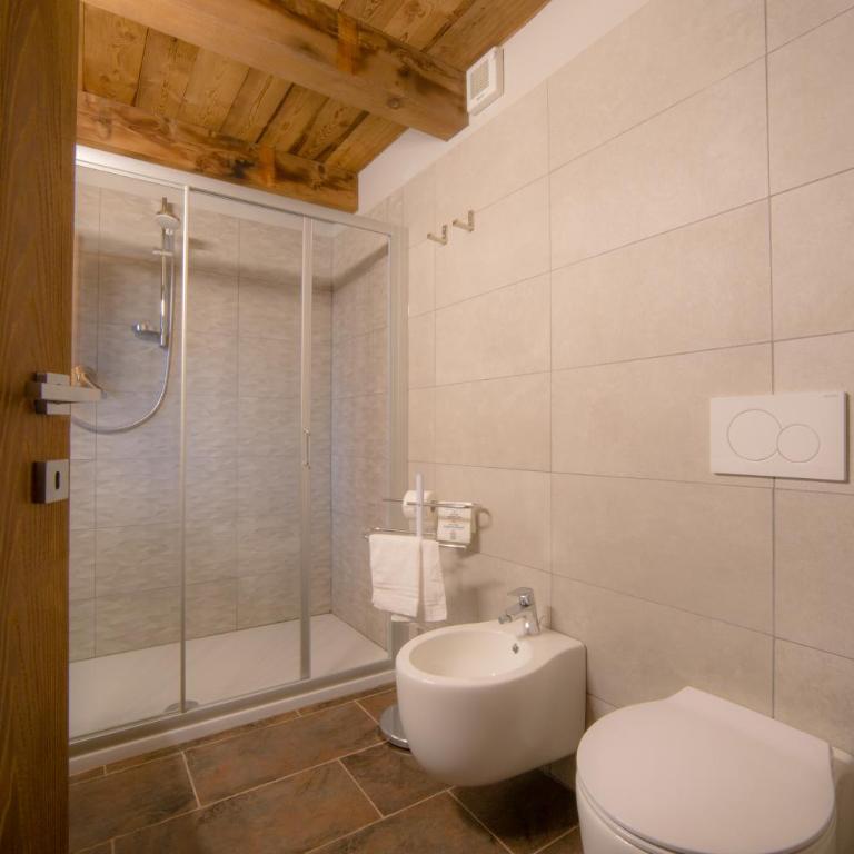 VillAmour Boutique Hotel & SPA - Camera Familiare con Vista Montagna - 11