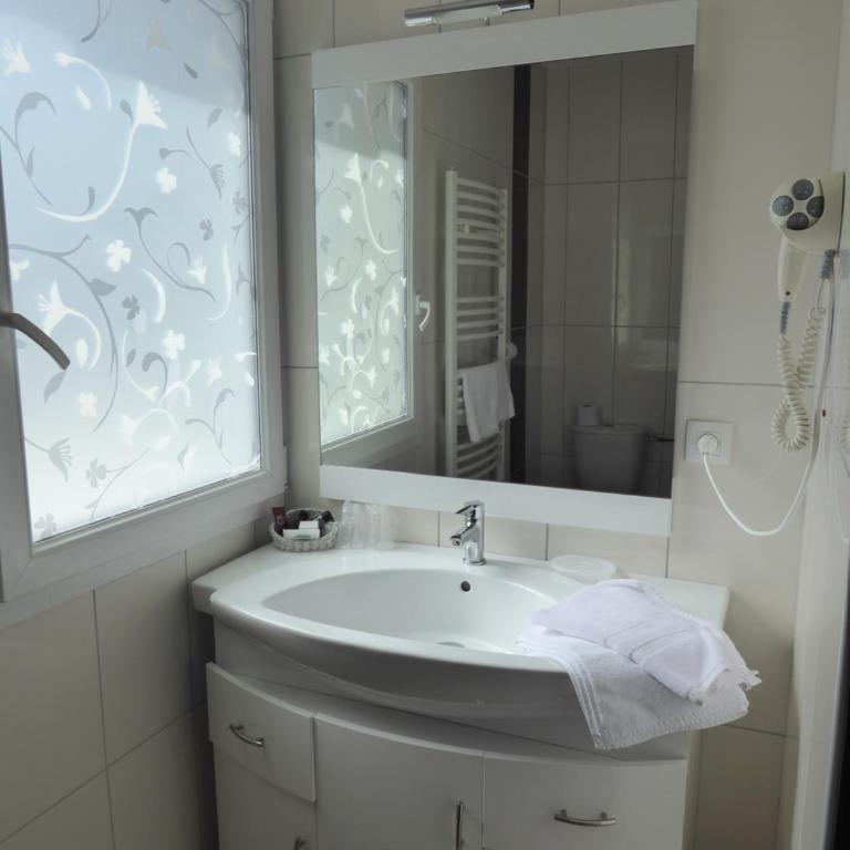 Hotel Les Chenets - Chambre Lits Jumeaux avec Balcon - 2