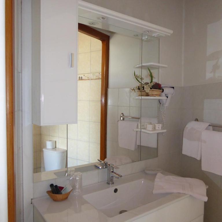 Hotel Les Chenets - Chambre Lits Jumeaux avec Balcon - 2