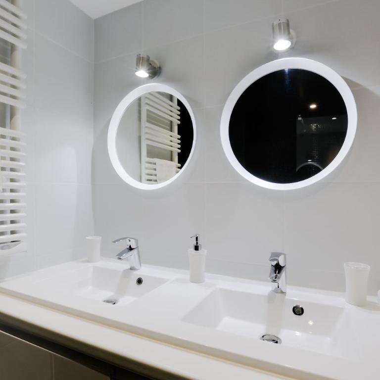 Naeva Feng Shui - Two-Bedroom Apartment - 16