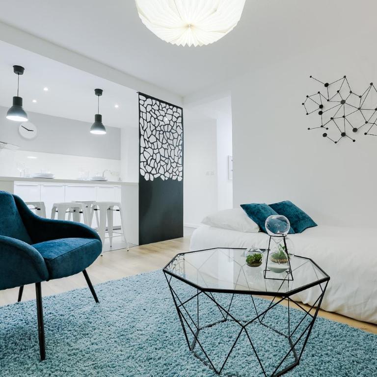 Naeva Feng Shui - Two-Bedroom Apartment - 22