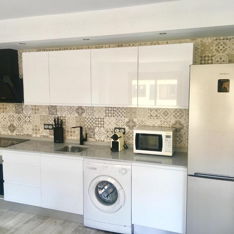 Levante Apartment by Albir Proper Properties - Apartment - 33