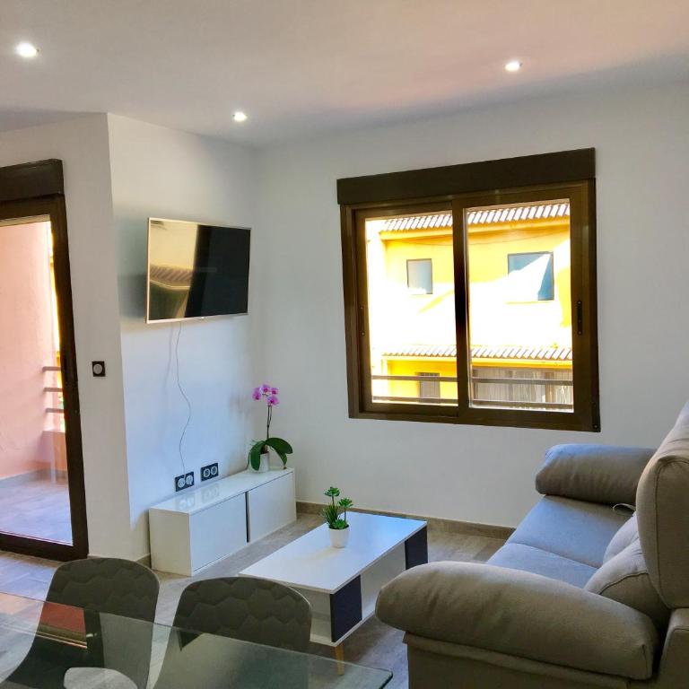 Levante Apartment by Albir Proper Properties - Apartment - 9