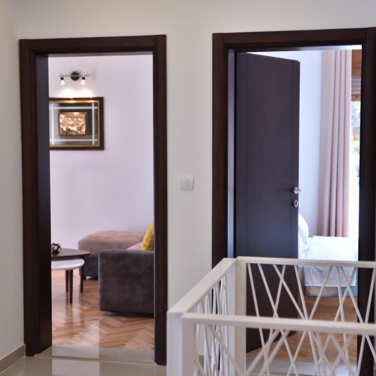 Apartments Secret Garden - Two-Bedroom Apartment - 4