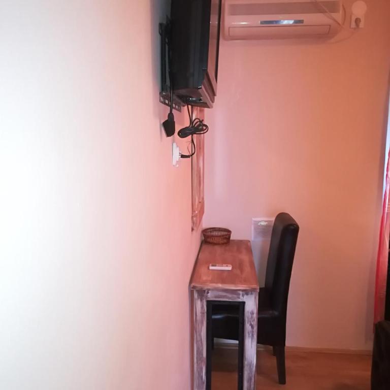 Casa de Laza Apartments - Standard Apartment - 7