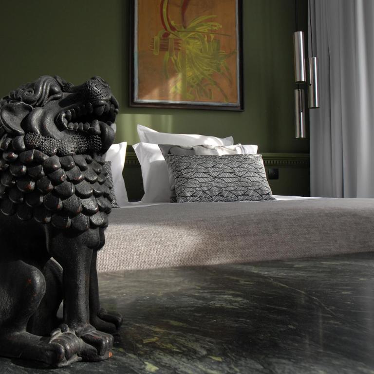 The Sleeping Lion - Studio - 3