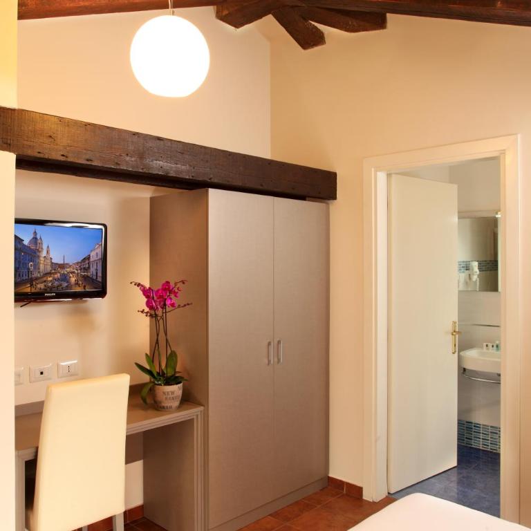 Hearth Hotel - Suite - 6