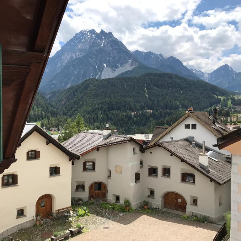 ApartHOTEL Chasa Valär - Suite mit Bergblick - 11
