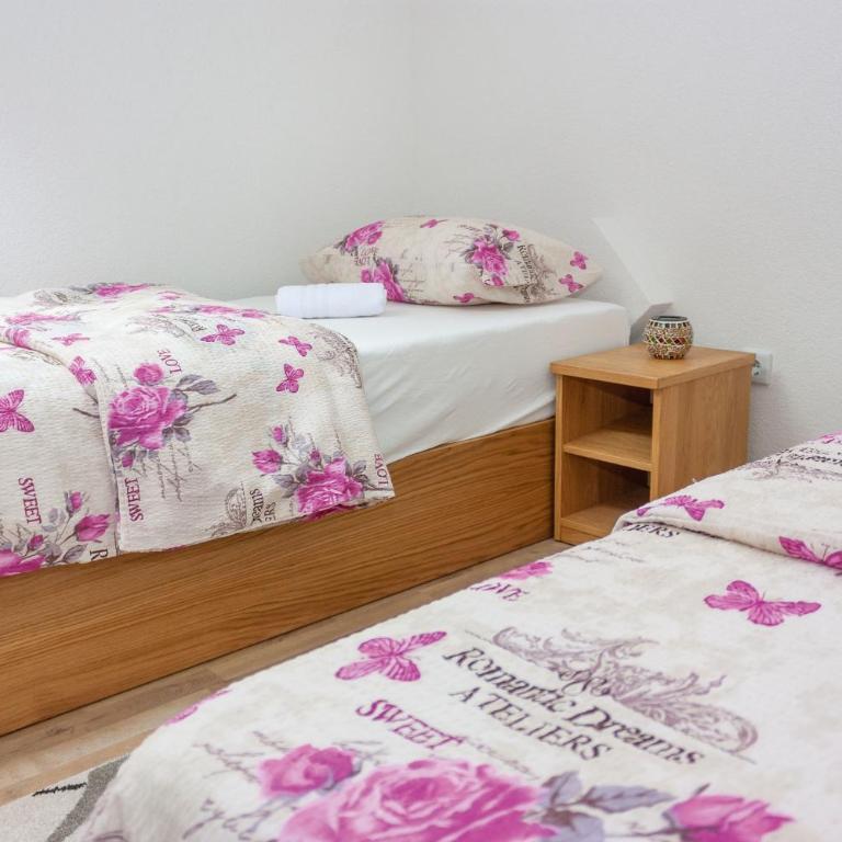 Villa Maja - Three-Bedroom Apartment - 19