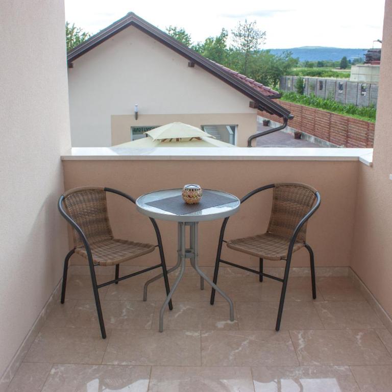 Villa Maja - Three-Bedroom Apartment - 38