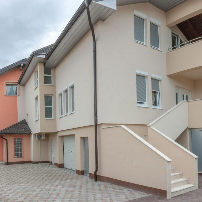 Villa Maja - Three-Bedroom Apartment - 39