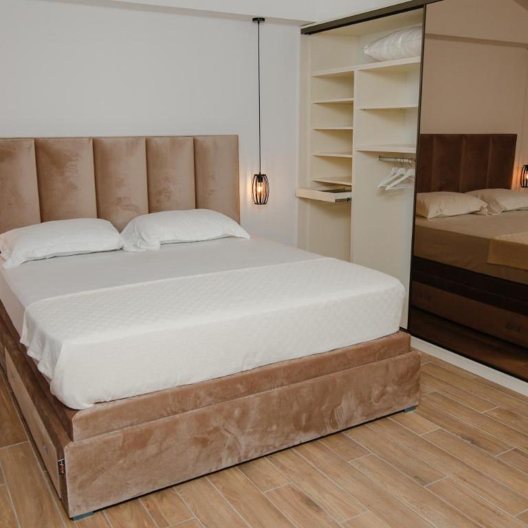 Reina - Deluxe Apartment - 20