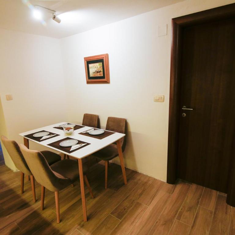 Reina - Apartment - Ground Floor - 18