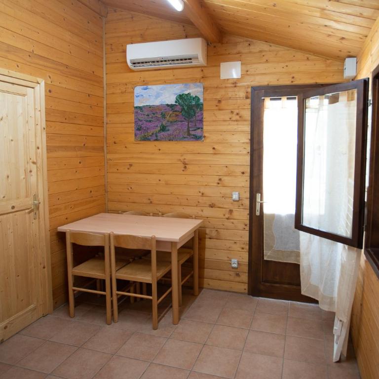 Camping Village Viareggio - Bungalow con 2 Camere da Letto - 1