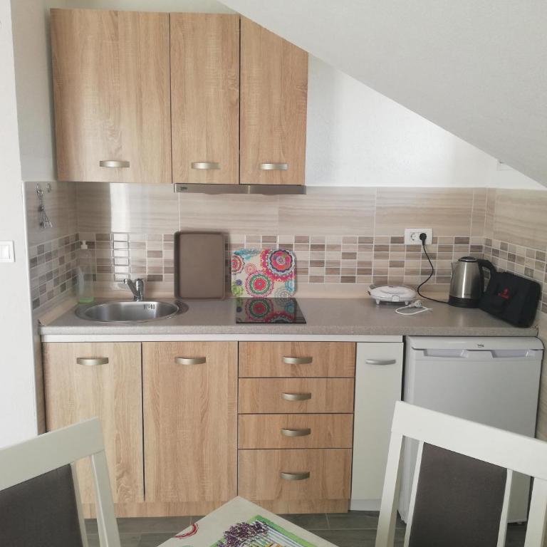 Apartmani Beljkas - One-Bedroom Apartment with Sea View and Balcony - 4