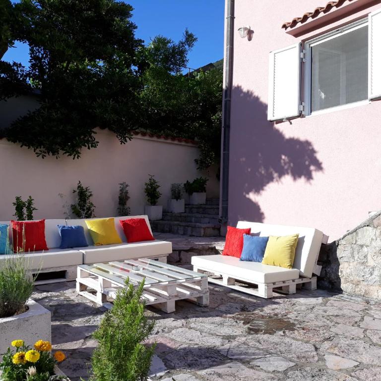 Maritimo Apartments - One-Bedroom Apartment - 8