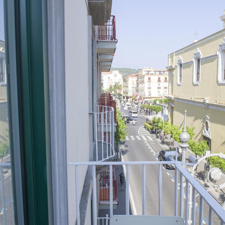 Palazzo Spasiano rooms - SORRENTO CENTER - Deluxe Suite - 4