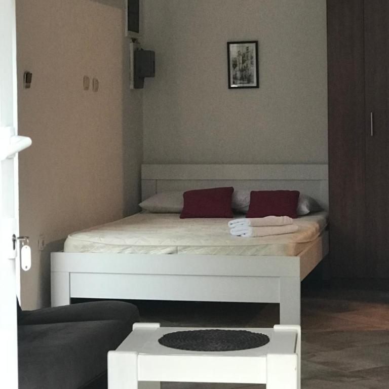 Apartments Ivanišević - Studio with Balcony - 6