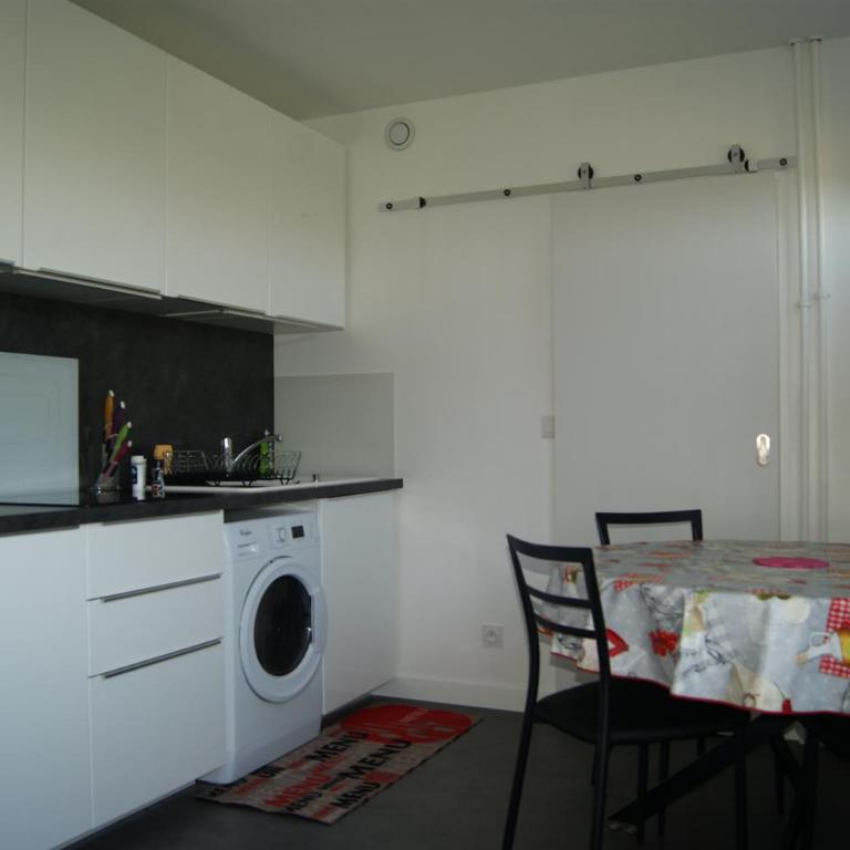 Jordan, proche centre, wifi, linge, produits, ménage, - Apartamento Estudio - 10