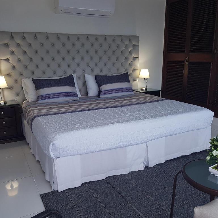 Espectaculares Vistas, Edificio Nautilus, Barrio El Laguito. - Three-Bedroom Apartment with Ocean View - 25