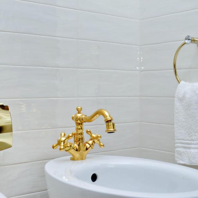 Domus Monamì Luxury Suites - Camera Deluxe Matrimoniale/Doppia con Letti Singoli con Vista Città - 4