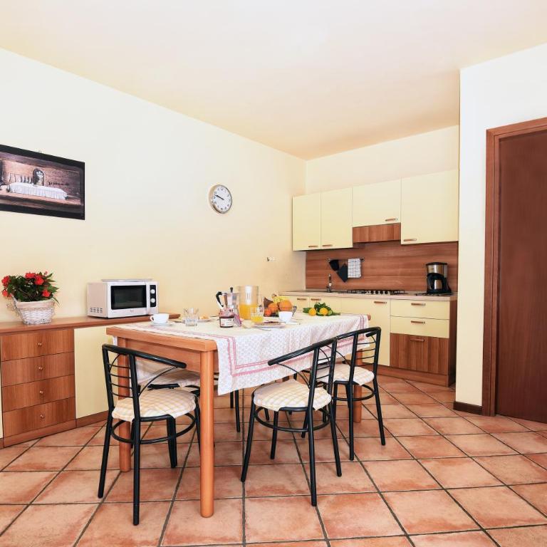 Residence Erika - Appartamento con 2 Camere da Letto e Vista Lago - 3