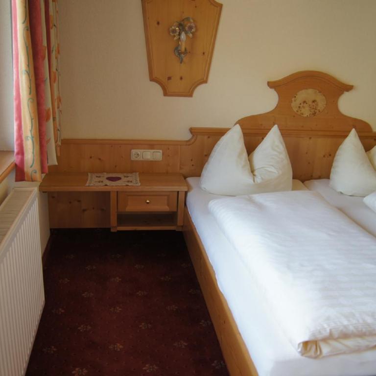 Gästehaus Alpina - Apartment mit 3 Schlafzimmern und Balkon - 2