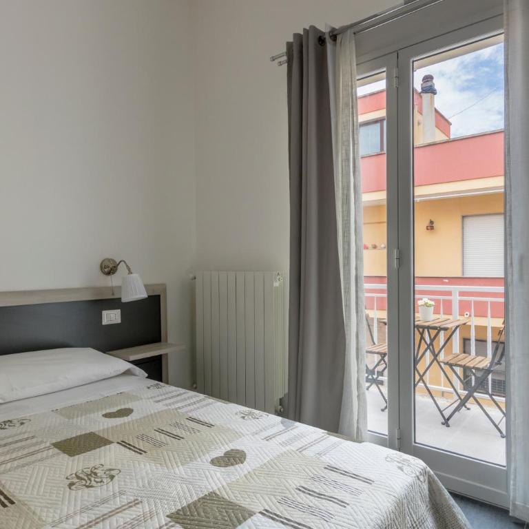 B&B Vittoria - Camera Tripla Superior - 9