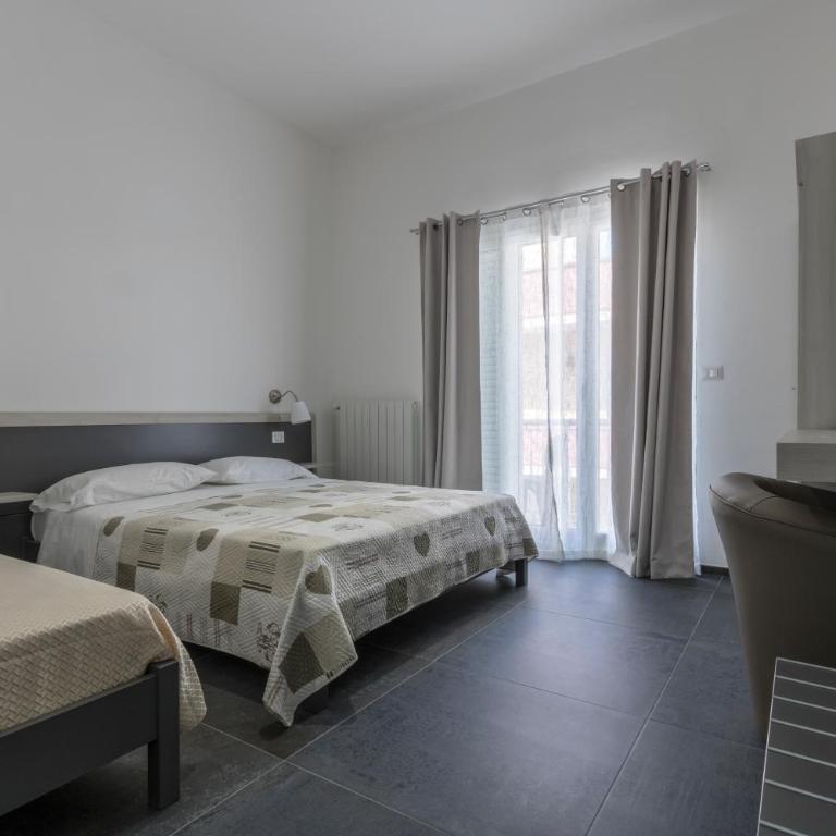 B&B Vittoria - Camera Tripla Superior - 3
