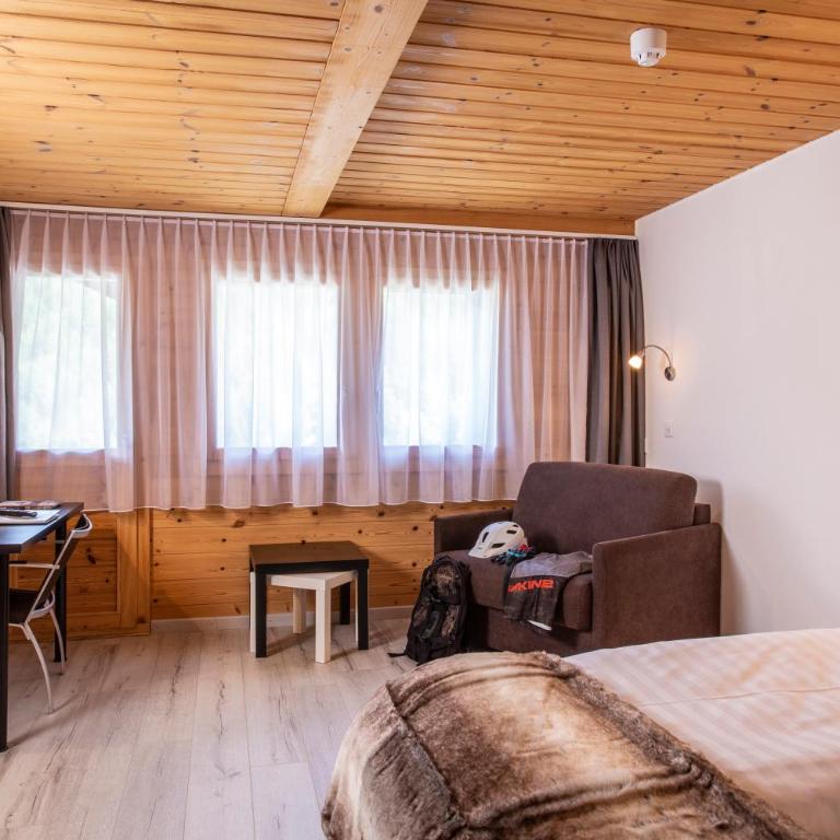 Hôtel Alpina - Swiss Ski & Bike Lodge Grimentz - Familienzimmer mit Doppelbett - 1