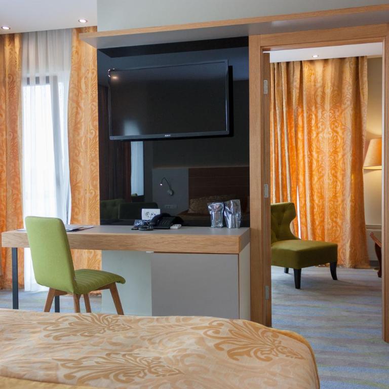 Hotel Opal Exclusive Bihać - Suite with Balcony - 2
