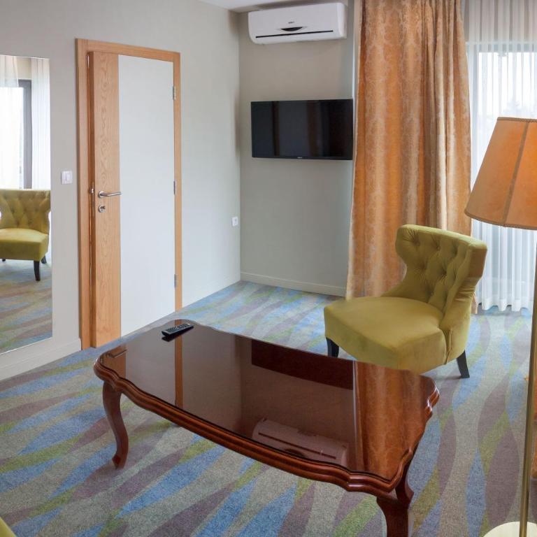 Hotel Opal Exclusive Bihać - Suite with Balcony - 1