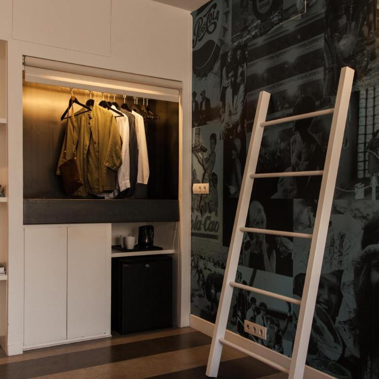 Sixties Ramblas - Superior Double or Twin Room with Balcony - 7