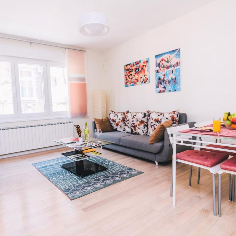 Modern apartment near Cathedral - BEST LOCATION - One-Bedroom Apartment - 5