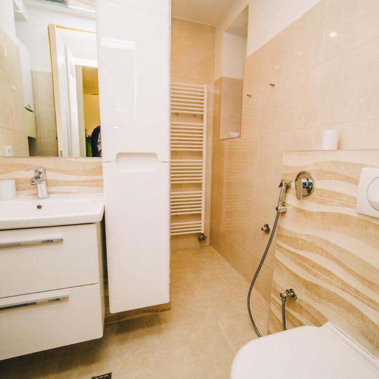 Modern apartment near Cathedral - BEST LOCATION - One-Bedroom Apartment - 18