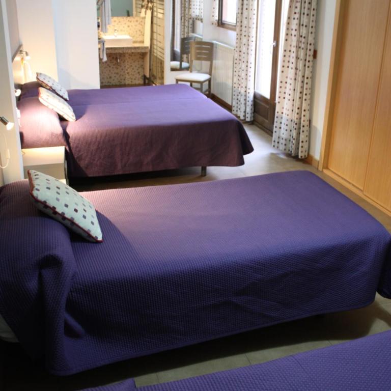 Hostal La Ribera del Júcar - Quadruple Room - 10