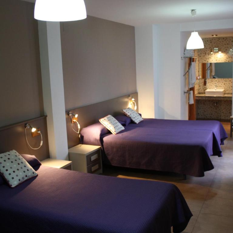 Hostal La Ribera del Júcar - Quadruple Room - 11
