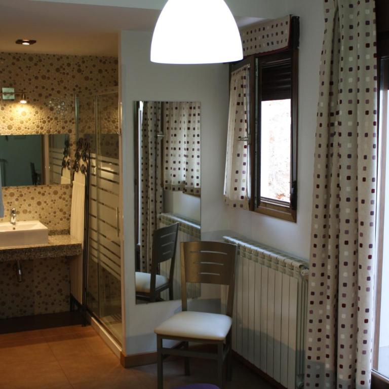 Hostal La Ribera del Júcar - Quadruple Room - 13