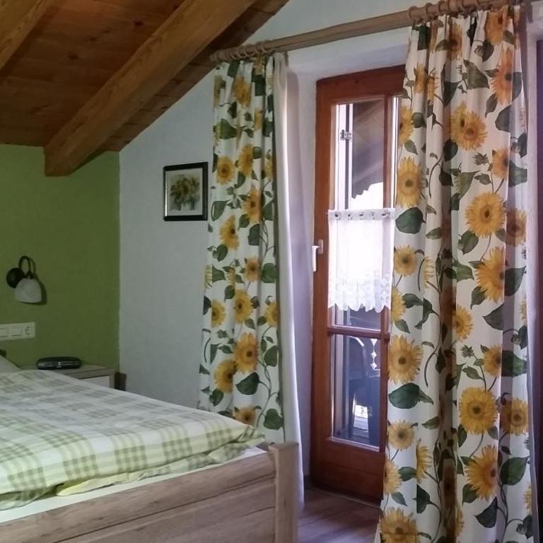 Pension Staufenhof - Einzelzimmer mit Bergblick - 4