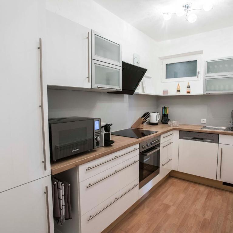 Große Ferienwohnung mit Seeblick nahe Wörthersee Ideal für Familien & Gruppen - Superior Apartment mit 2 Schlafzimmern mit Terrasse und Seeblick - 13