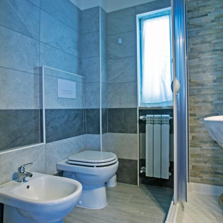 B&B AL BLU - Camera Tripla con Bagno - 2