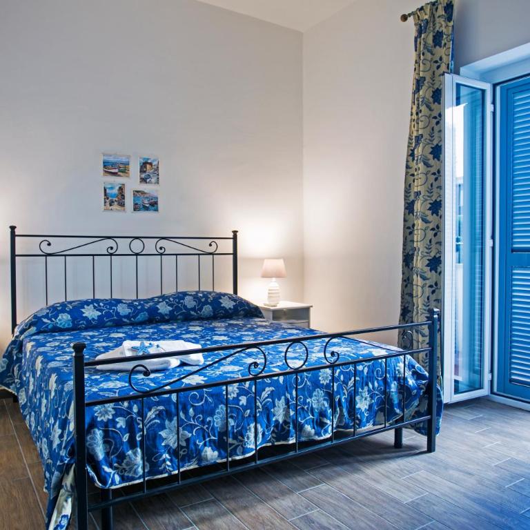 B&B AL BLU - Camera Tripla con Balcone - 7