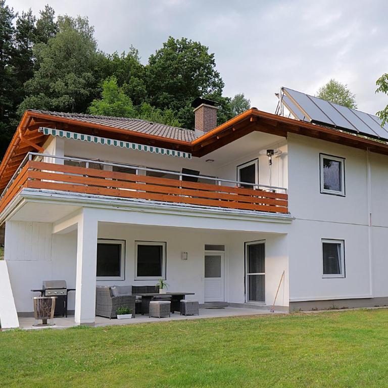 Große Ferienwohnung mit Seeblick nahe Wörthersee Ideal für Familien & Gruppen - Superior Apartment mit 2 Schlafzimmern mit Terrasse und Seeblick - 2