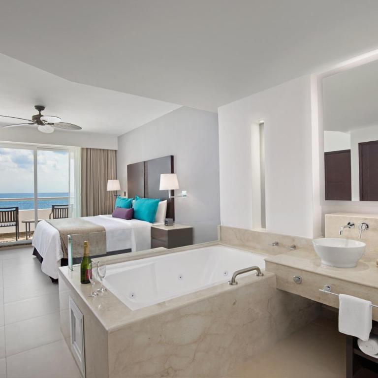 Ventus at Marina El Cid Spa & Beach Resort - All Inclusive - Platinum One-Bedroom Suite with Jacuzzi - 2