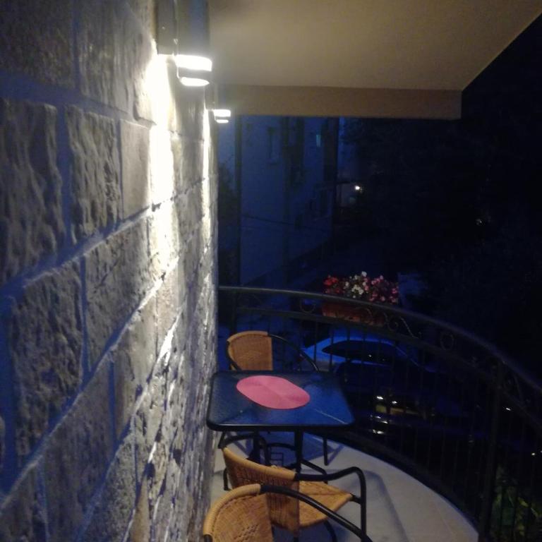 Apart dom Janković - Dvokrevetna Soba sa Bračnim Krevetom i Popločanim Dvorištem - 12