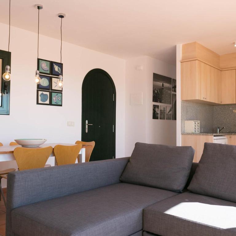 2 bedroom apartment close to the center of Begur. Terrace and panoramic sea views Ref:H41 - Apartamento de 2 dormitorios - 10