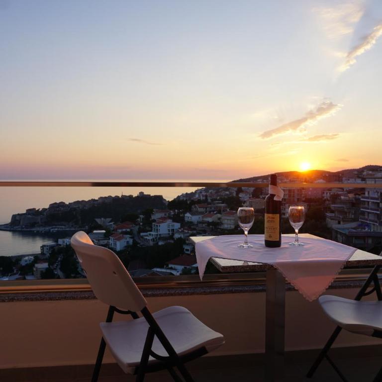 Molla Apartments - Deluks Dvokrevetna Soba sa Bračnim Krevetom i Pogledom na More - 1