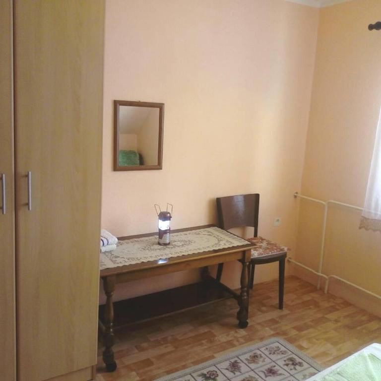 Apartments Obradović Milan - Standard Double Room with Shared Bathroom - 5