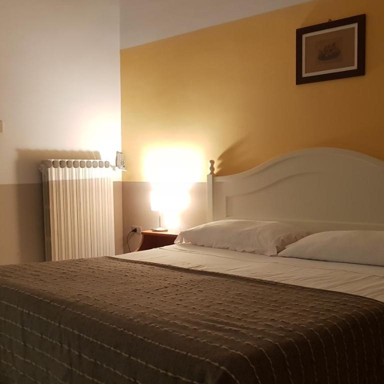 Dreaming of Naples - Double or Twin Room with Shared Bathroom - 2
