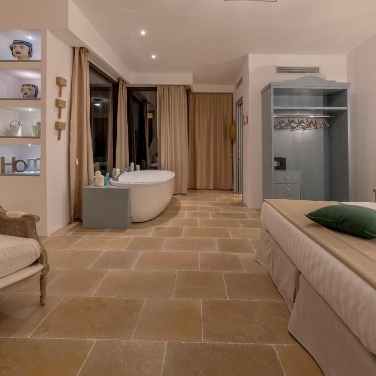 Romantic Relais Sorrento - Superior Queen Room - 1